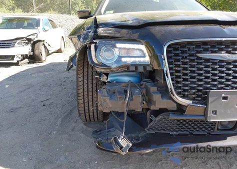 2021 Chrysler 300 Touring L Awd z USA, uszkodzony, nr VIN 2C3CCARG4MH658579